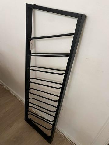 Wijnrek zwart voor 8 flessen beschikbaar voor biedingen