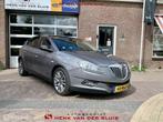 Lancia Delta 1.4 M.air Oro, Voorwielaandrijving, 1295 kg, 4 cilinders, Origineel Nederlands