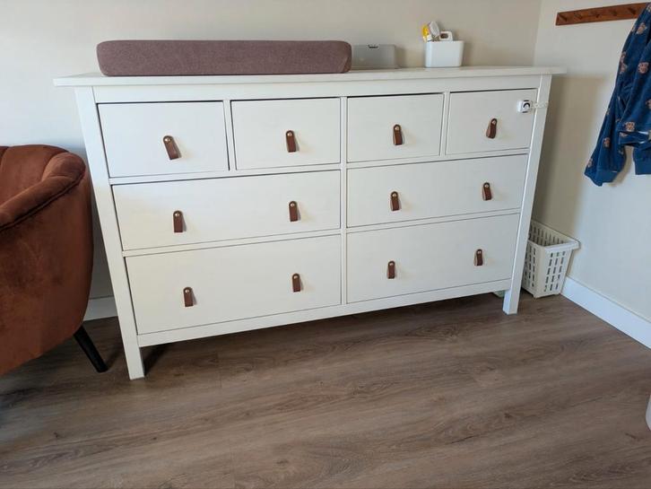 Ikea Hemnes kast (commode/ladekast) met lederen grepen, Huis en Inrichting, Kasten | Dressoirs, Gebruikt, 50 tot 100 cm, 25 tot 50 cm