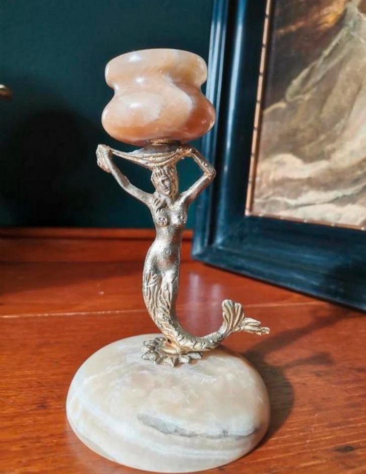 Vintage messing zeemeermin met onyx bol en voet - zeldzaam!, Antiek en Kunst, Antiek | Kandelaars, Koper of Brons, Ophalen of Verzenden