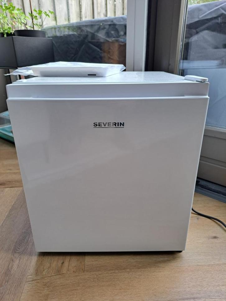 Mini koelkast - Severin - vrijstaand - 45 liter, Witgoed en Apparatuur, Koelkasten en IJskasten, Zo goed als nieuw, Met vriesvak