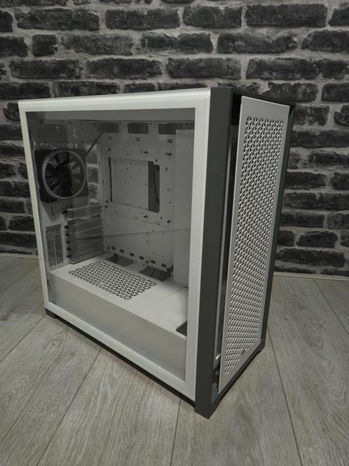 Zomersale: Corsair 5000D PC Case + 3 fans, Computers en Software, Computerbehuizingen, Zo goed als nieuw, Ophalen of Verzenden