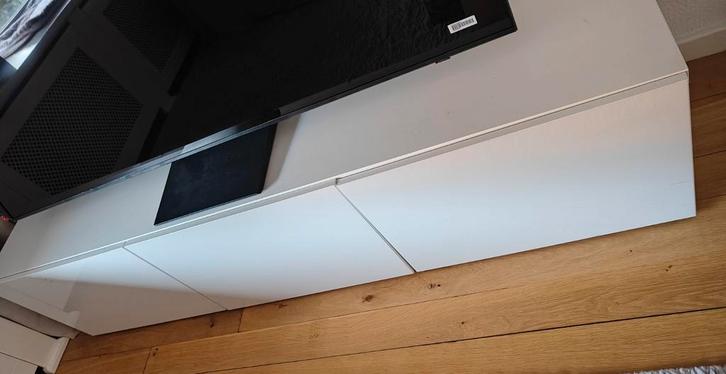 Zo goed als nieuw IKEA Besta TV meubel, Huis en Inrichting, Kasten | Televisiemeubels, Zo goed als nieuw, Minder dan 100 cm, 150 tot 200 cm