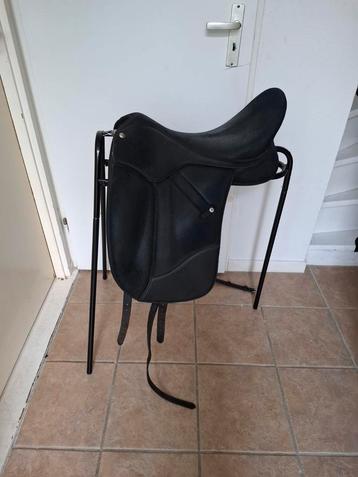 Wintec isabell werth 18 inch beschikbaar voor biedingen