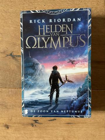 Rick Riordan - De zoon van Neptunus beschikbaar voor biedingen