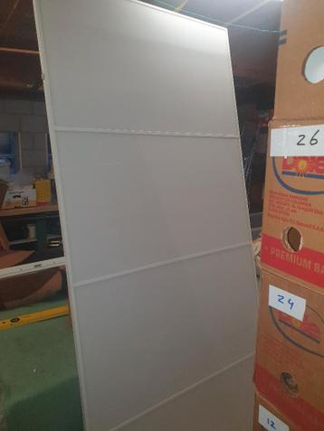 gratis : 2 IKEA pax schuifdeuren (234 cm hoog/100 cm breed) - afbeelding 3