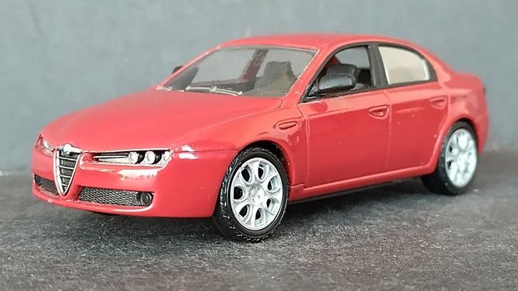Alfa Romeo 159 1:43 Norev Pol, Hobby en Vrije tijd, Modelauto's | 1:43, Zo goed als nieuw, Verzenden