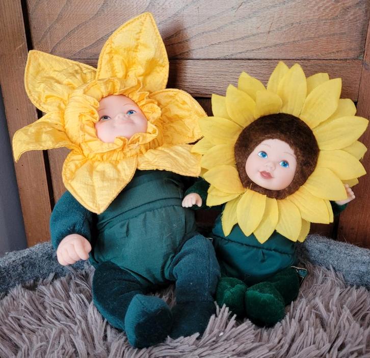 Twee Geddes Bloem Baby Poppen, Kinderen en Baby's, Speelgoed | Poppen, Zo goed als nieuw, Babypop, Ophalen of Verzenden