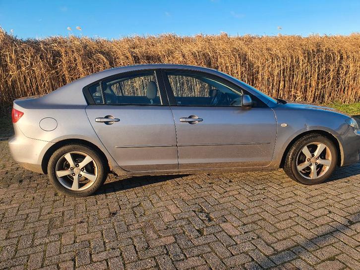MAZDA 3 | 1.6 BENZINE | km 166.107 | AIRCO, Auto's, Mazda, Particulier, ABS, Airbags, Centrale vergrendeling, Radio, Trekhaak