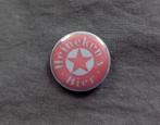 Heineken oud logo rood button – 25mm button / speld / pin, Verzamelen, Verzenden, Overige typen, Heineken