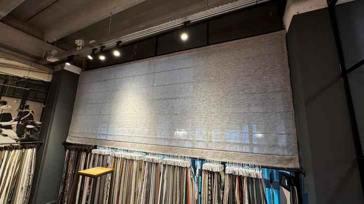 Elektrisch vouwgordijn showroommodel 447 cm breed met AB, Huis en Inrichting, Stoffering | Gordijnen en Lamellen, Zo goed als nieuw