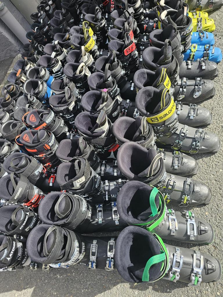 SKISCHOENEN MET GRATIS GARANTIE!!! 0625586966, Sport en Fitness, Schoenen, Ophalen of Verzenden, Zo goed als nieuw, Carve