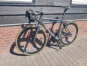 Apex racefiets / Carbon / M / Qs6 wielen  beschikbaar voor biedingen