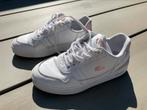 Lacoste meisjes sneakers wit met roze maat 32, Ophalen of Verzenden, Zo goed als nieuw, Meisje, Schoenen