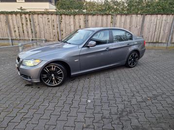 BMW 3-Serie 2.0 I 318i E90 AUT6 2011 Grijs beschikbaar voor biedingen