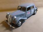 Citroën Traction Avant 15 CV Rallye Monte Carlo 1952 Burago, Hobby en Vrije tijd, Modelauto's | 1:24, Ophalen of Verzenden, Gebruikt