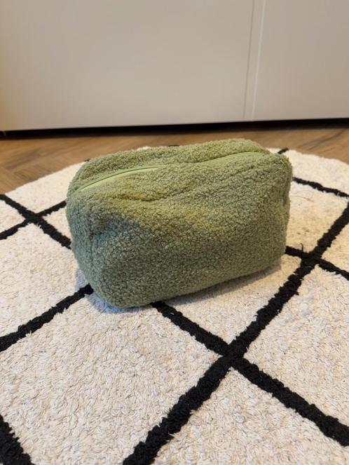 Nieuw pistache groen toilettas make-up tas beauty case teddy, Sieraden, Tassen en Uiterlijk, Toilettassen, Nieuw, Heer of Dame