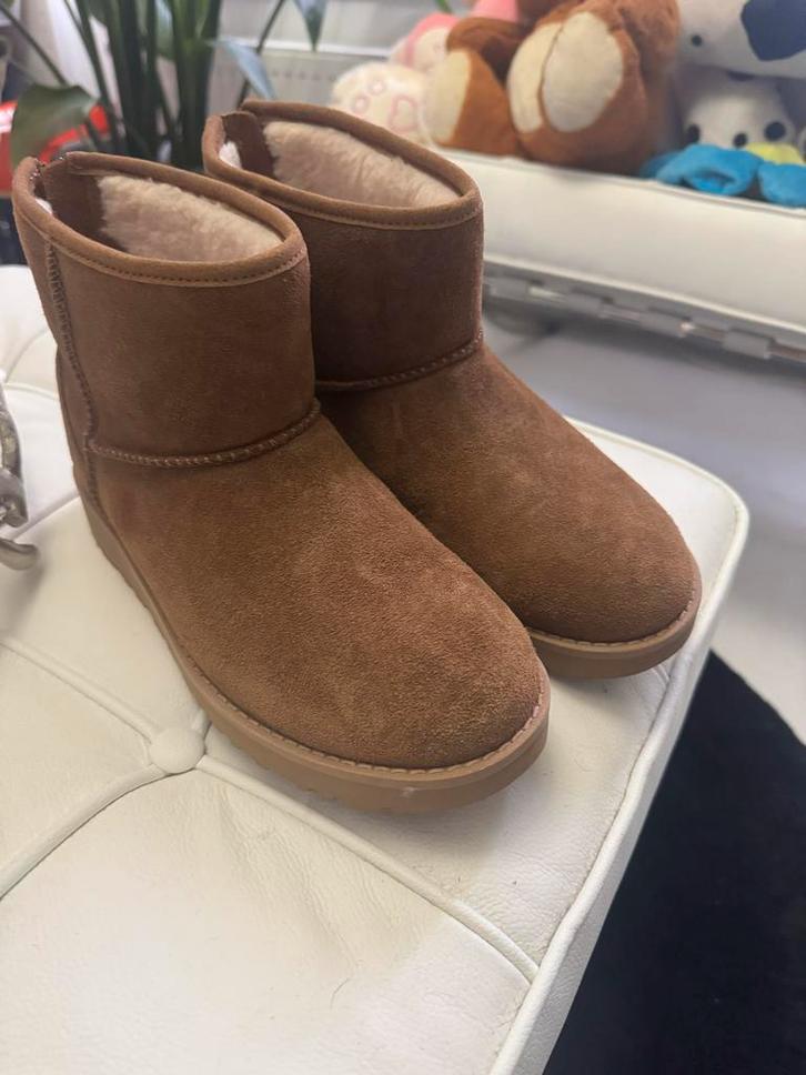 Ugg Snowboots - Perfect voor de winter!, Kleding | Dames, Schoenen, Zo goed als nieuw, Snowboots, Bruin, Ophalen of Verzenden