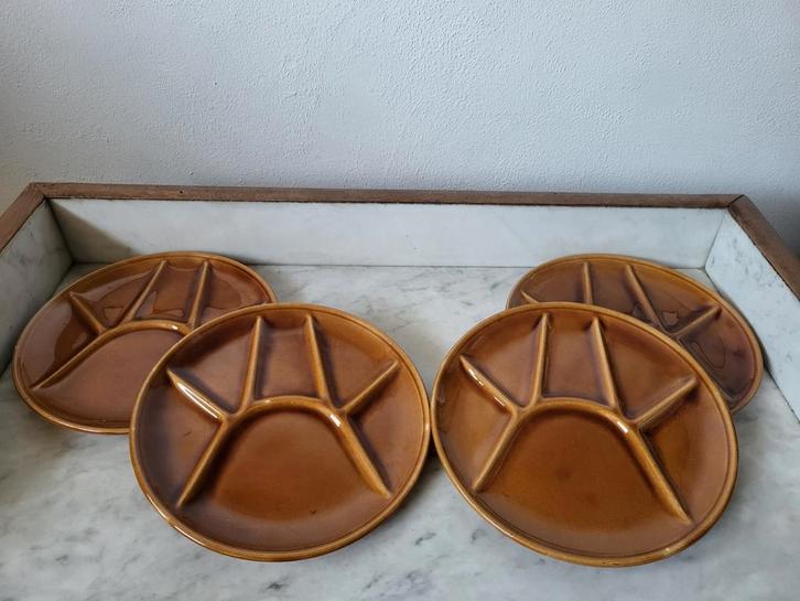 Vintage Fondueborden, 4 stuks, jaren '70, goudbruine kleur., Huis en Inrichting, Keuken | Servies, Zo goed als nieuw, Ophalen of Verzenden