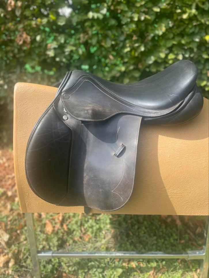 Rider pro 17 inch springzadel (gratis passervice), Dieren en Toebehoren, Paarden en Pony's | Zadels, Gebruikt, Springen, Ophalen of Verzenden