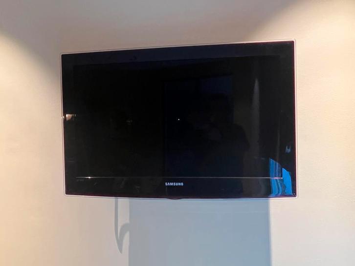 Samsung TV 32 inch - Vogel wall 3225, Audio, Tv en Foto, Televisies, Gebruikt, 80 tot 100 cm, Samsung, 50 Hz, Ophalen
