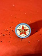 Oud knoopsgatspeld GVAV voetbal, Ophalen of Verzenden, Gebruikt, Sport