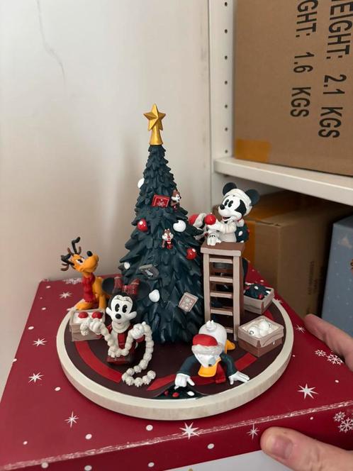 Disney parks kerst beeld Mickey & friends met muziekdoos, Diversen, Kerst, Zo goed als nieuw, Ophalen of Verzenden