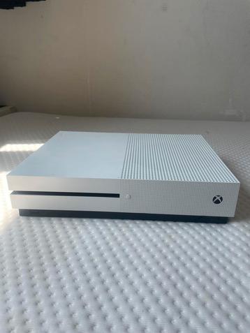 Xbox one s (lees beschrijving) beschikbaar voor biedingen