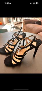 Nieuwe Prada hak sandalen – luxe & stijlvol, Prada, Zwart, Nieuw, Sandalen of Muiltjes
