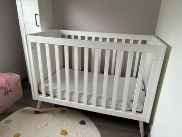Kidsmill ledikant+commode  beschikbaar voor biedingen