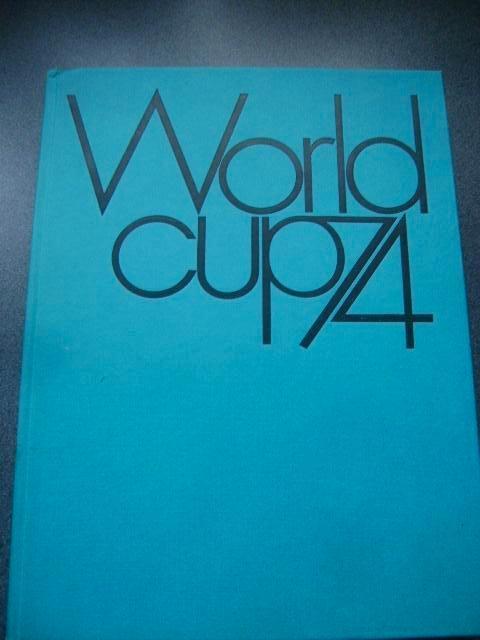 world cup 74, Boeken, Sportboeken, Gelezen, Balsport, Ophalen of Verzenden