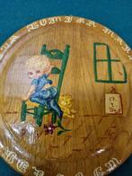 wandbord meisje op stoel, Ophalen of Verzenden, 'T Olde Gre-j, Info@toldegrej.nl, Endepoelstraat 20f Didam