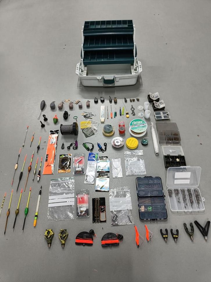 Mooie Albatros viskoffer vol met merk visspullen meest nieuw, Watersport en Boten, Hengelsport | Algemeen, Zo goed als nieuw, Koffer of Tas