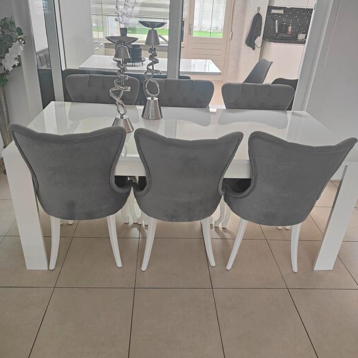 Moderne Eethoek met Witte Tafel en Grijze Stoelen, Huis en Inrichting, Complete eetkamers, Ophalen of Verzenden