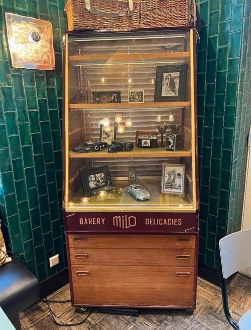 Vintage bakkers vitrine kast - winkel display - EYE CATCHER, Huis en Inrichting, Kasten | Vitrinekasten, Minder dan 100 cm, 50 tot 100 cm