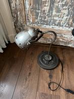 Heel aparte tafel lamp, Ophalen of Verzenden, Zo goed als nieuw, Metaal, Minder dan 50 cm
