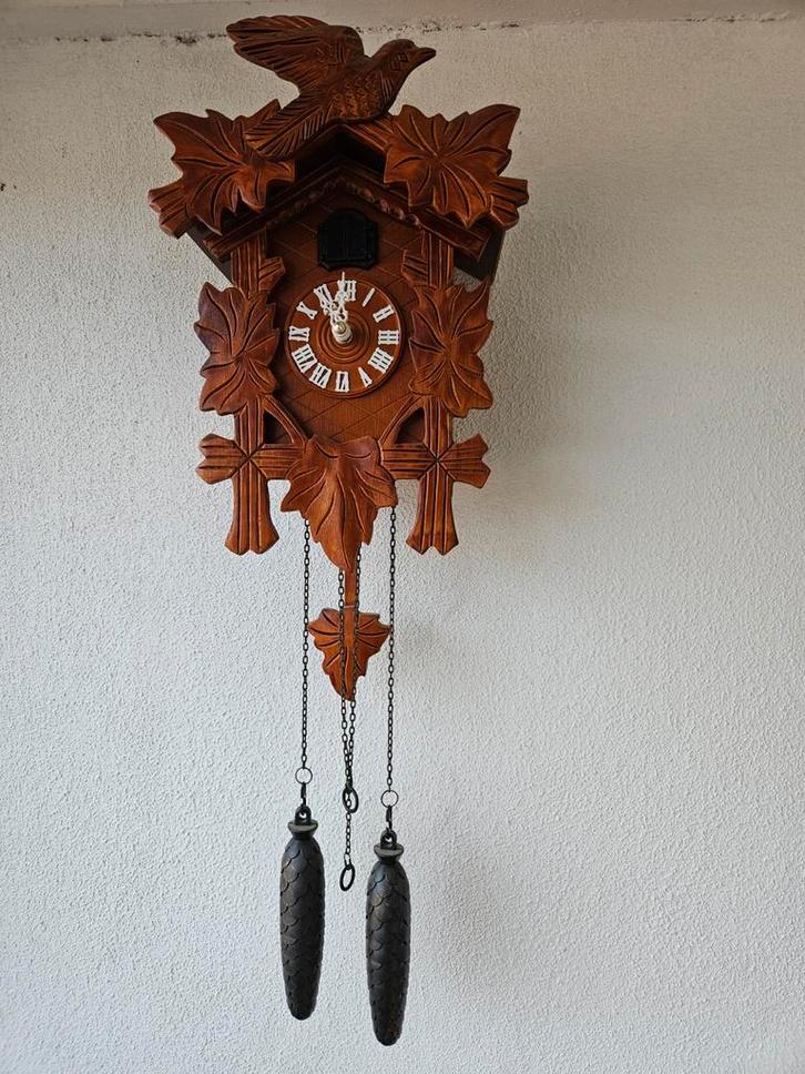 Authentieke Koekoeksklok - Handgesneden, Huis en Inrichting, Woonaccessoires | Klokken, Gebruikt, Wandklok, Analoog, Ophalen