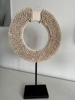 Schelpenkrans op standaard, Ophalen, Gebruikt