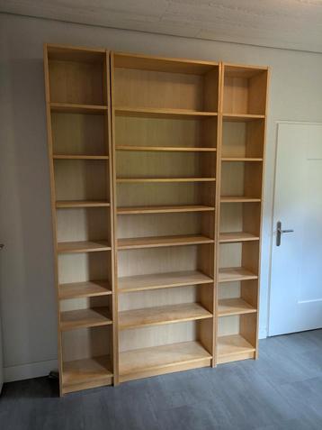 Billy Ikea kasten houtkleur 3x plus ophoog stuk beschikbaar voor biedingen
