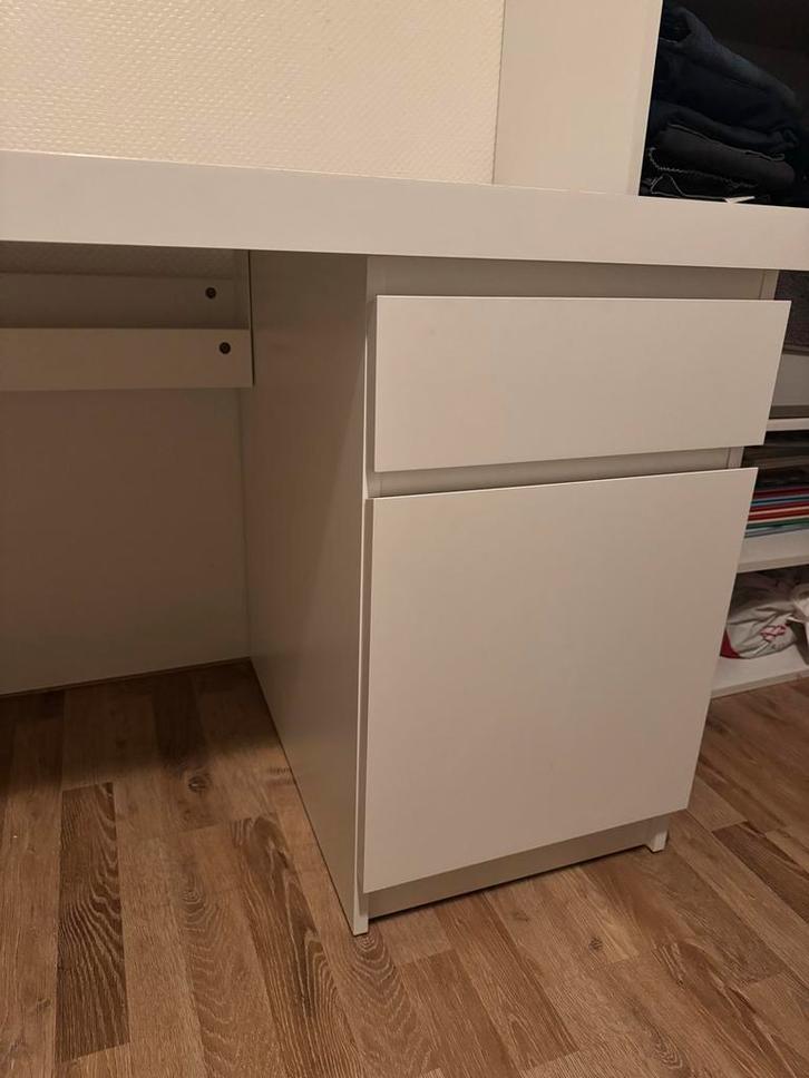 Witte Malm Bureau - Zo goed als nieuw!, Huis en Inrichting, Bureaus, Zo goed als nieuw, Bureau, Ophalen of Verzenden