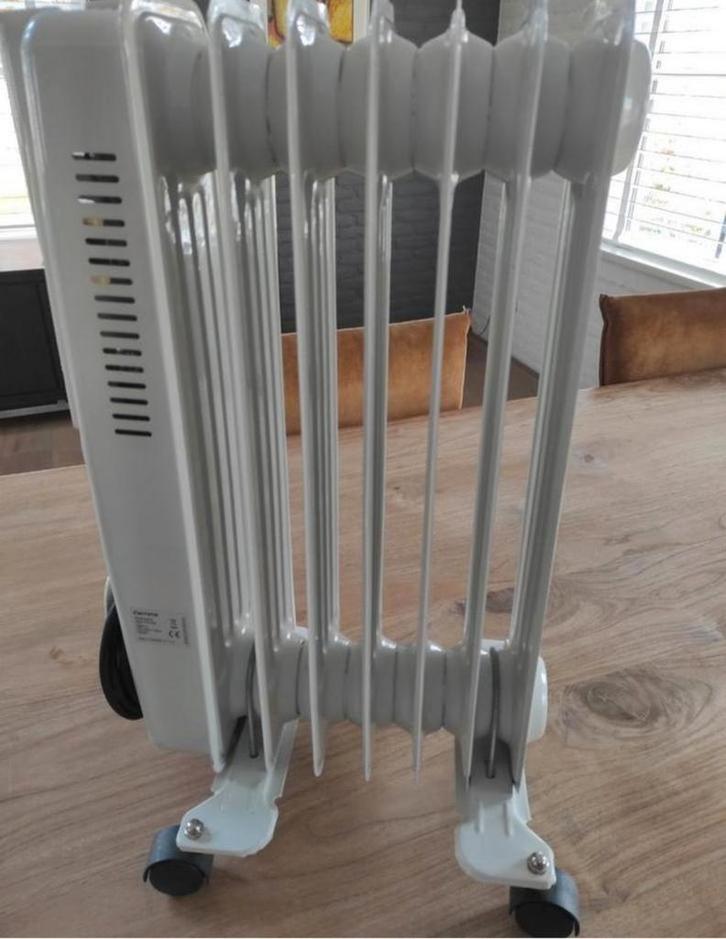 Compacte verrijdbare Elektrische Radiator 600-900-1500 Watt, Doe-het-zelf en Verbouw, Verwarming en Radiatoren, Zo goed als nieuw
