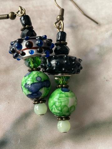 Bijzondere hangers beschikbaar voor biedingen