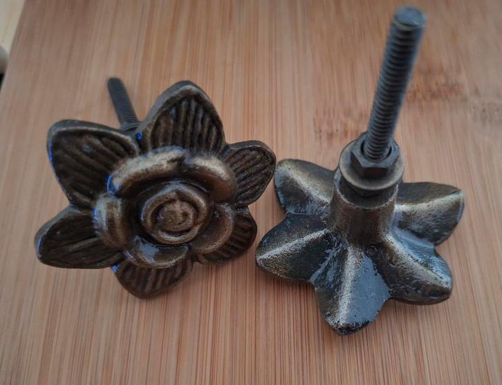 Kastknop bloem brons, Huis en Inrichting, Woonaccessoires | Overige, Nieuw, Ophalen of Verzenden