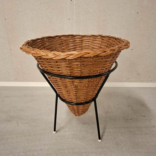 Jaren 60/70 winkelmand opbergmand, Huis en Inrichting, Woonaccessoires | Schalen en Manden, Zo goed als nieuw, Rechthoekig, Riet