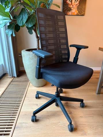2x Interstuhl Pure ergonomische bureaustoel met 3d mechaniek beschikbaar voor biedingen