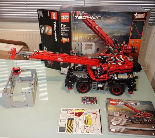Lego Technic 42082 Big Red Rough Terrain Crane met C D en E, Kinderen en Baby's, Speelgoed | Duplo en Lego, Zo goed als nieuw