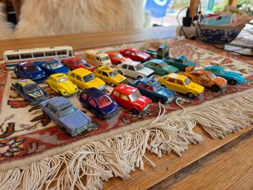 Partij verzameling vintage, retro autootjes, modelauto's  beschikbaar voor biedingen