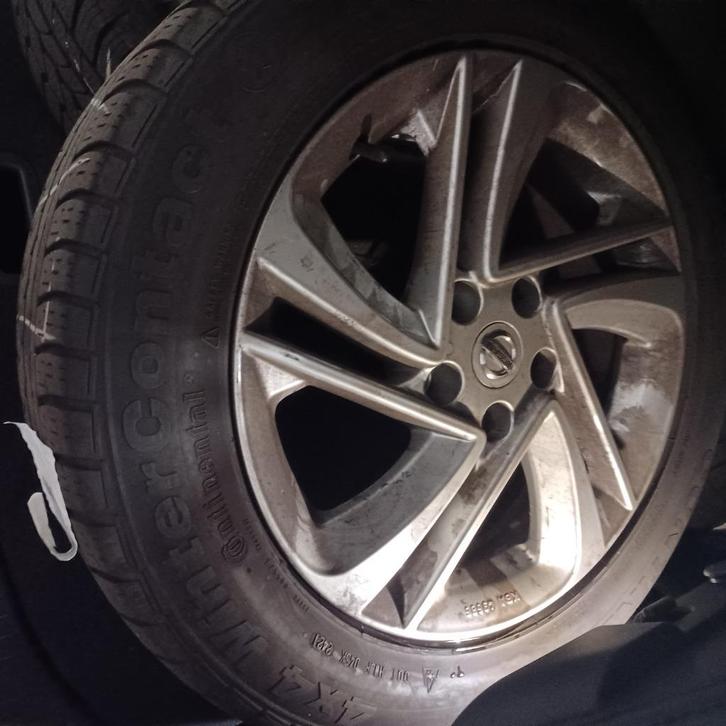Mooie set winterbanden met originele Nissan velgen, Auto-onderdelen, Banden en Velgen, Banden en Velgen, Winterbanden, 17 inch