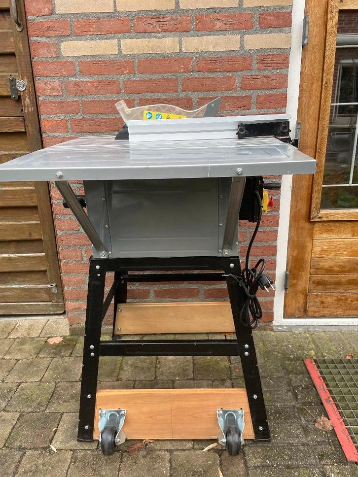 zaagtafel, Doe-het-zelf en Verbouw, Gereedschap | Zaagmachines, Zo goed als nieuw, Cirkelzaag, 1200 watt of meer, 30 tot 70 mm