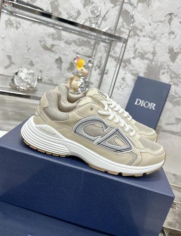 Dior b30 beschikbaar voor biedingen
